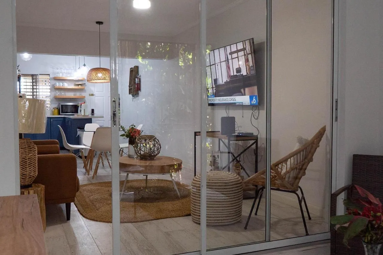 Luxury 2 Bedroom 2 Bathroom City Oasis Kingston 0*,